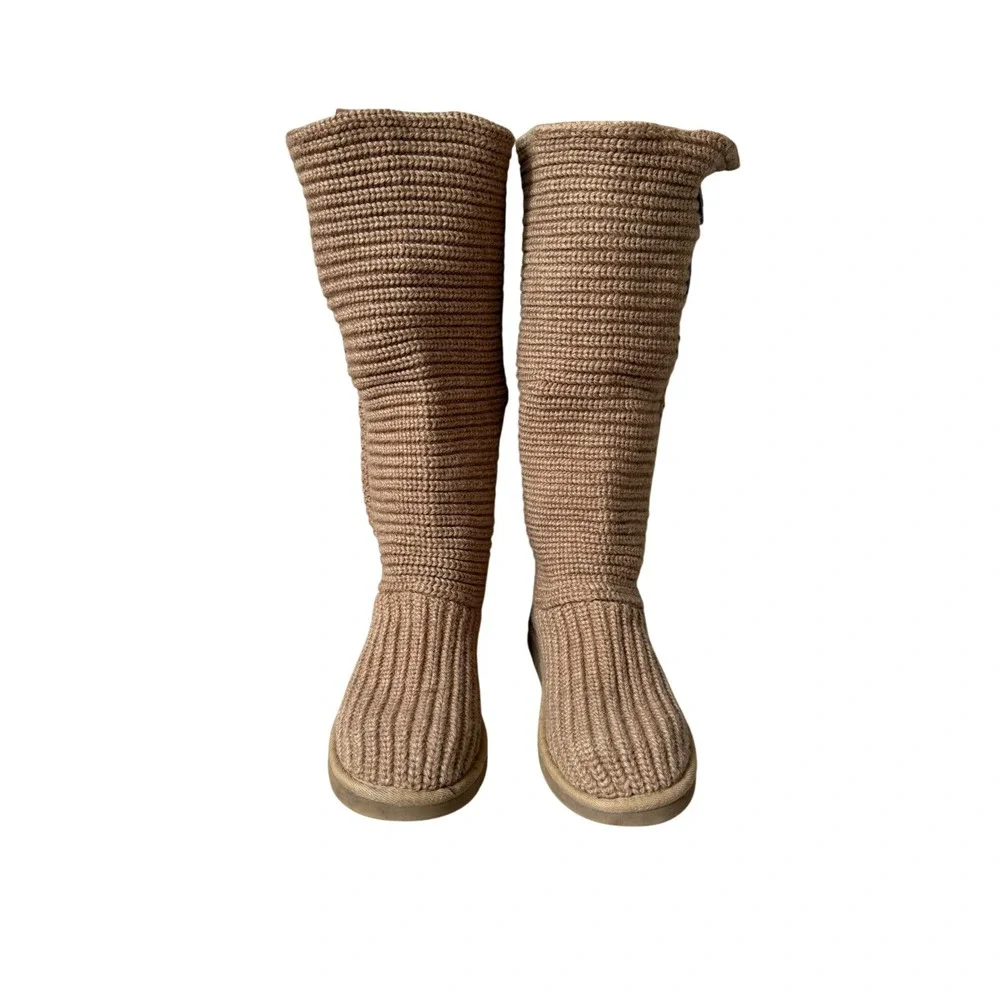 UGG Classic Cardy Boots Knit 3-Button Tan Size 8